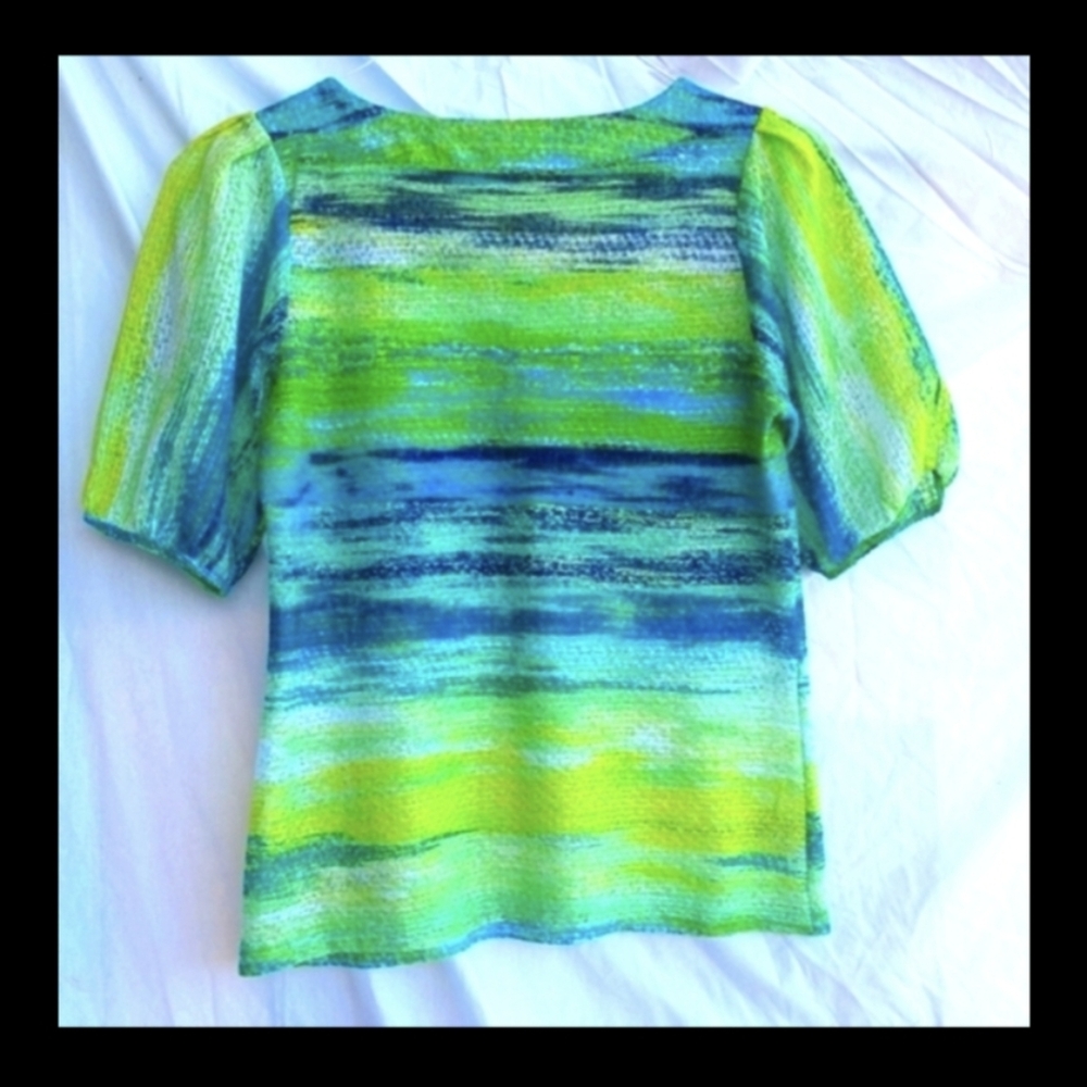 $3. Must Bundle See Description Tag-less Blouse/Top Lightweight Size Small